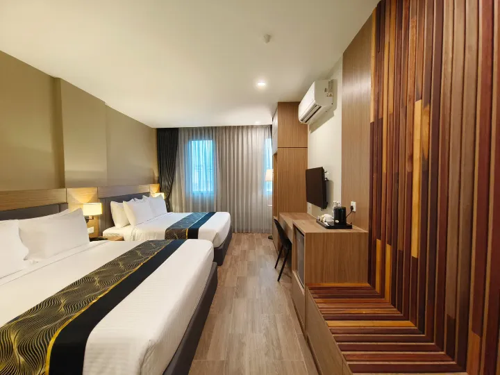 Zoom Hotel
