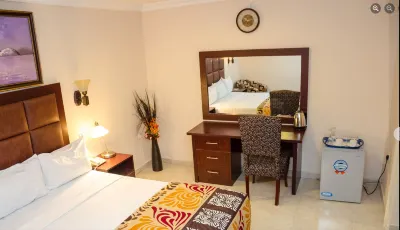 Tomats Inn and Suites Hotels in 