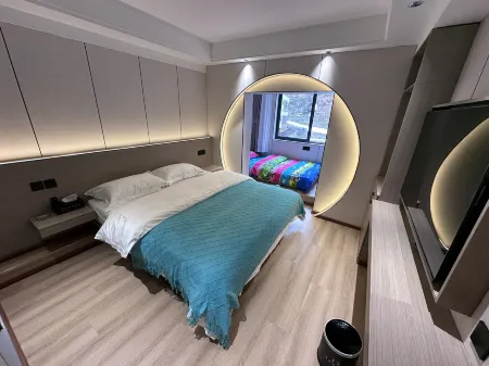 Fanxi Light Luxury Homestay (Kangding Love Song Square) Отели в г. Кандин