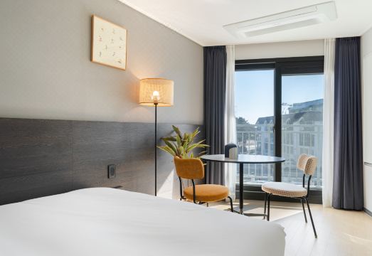 2. 어반스테이 속초..