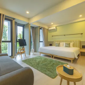 Chamemon Bed Phuket Town Hotels near Dowroongwittaya School