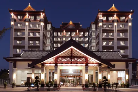 Grand Hotel Mangshi Shengshui Lake