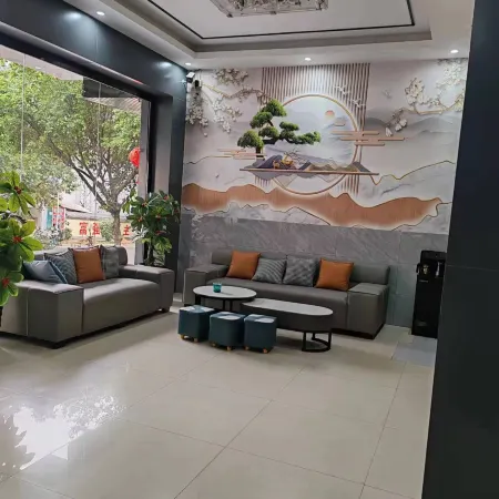 Funing Huayue Theme Hotel