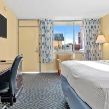 Baymont by Wyndham Orlando North Millenia Hotels near Orange County Regional History Center