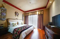 Wolf's Home Hotel Vacation (Silk Road Light Tourism Town Railway Station)