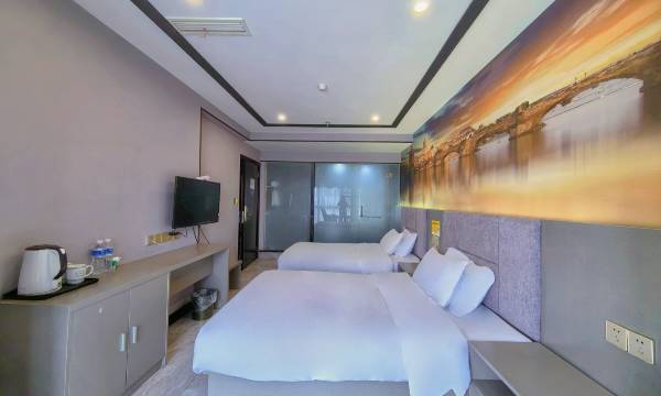 Casanova hotel(Chongqing West Railway Station)
