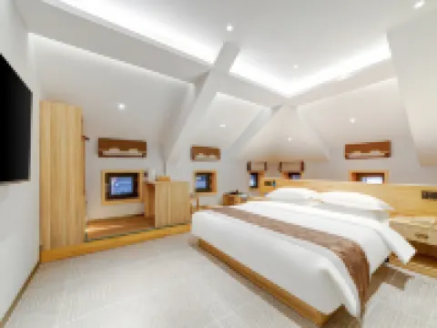 Floral Hotel·Xingmao hotel (Huayan Temple Store in Datong Ancient City Wall) Hotels in Datong