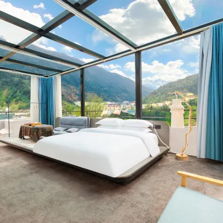 VALATOMS Van Latu Chuyi Homestay (Kangding)
