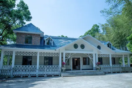 Lushan 1889 Inn (Lushan Cableway Lower Station Branch) Отели рядом с достопримечательностью «Shimen Mountain Stream»