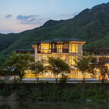 Cloud RAINBOW· Monet Garden · Stream Tracing Resort Homestay