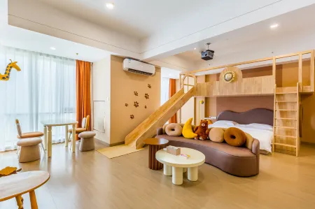 Fawn Holiday Hotel (Qingdao West Coast Resort) Отели рядом с достопримечательностью «Jiaonan Jimiya Fishing Port»