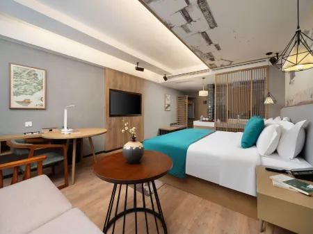 MEHOOD LESTIE Hotel (Langzhong Ancient Town) Отели рядом с достопримечательностью «Laxiahong Former Residence»