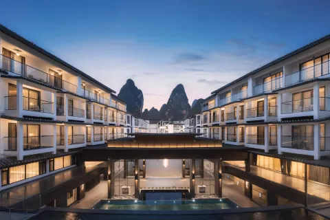 Lijiang Scenery Resort (Yangshuo West Street, Li River Scenic Area)