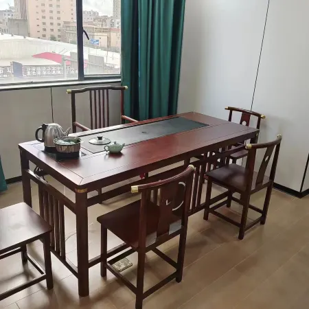 Lufeng Compaq SIJI Hotel
