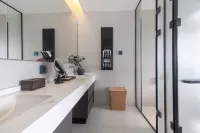 Snowy & Sunny Resort