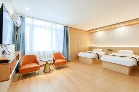 Home Cloud Four Seasons Hotel (Dunhua Chang'an Road Food Street Branch) Отели рядом со станцией Dunhua Railway Station