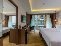 GLOW Ao Nang Krabi Hotel a Krabi