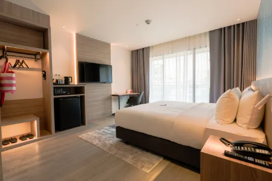 ห้องซูพีเรียร์ เตียงใหญ่ 1 เตียง