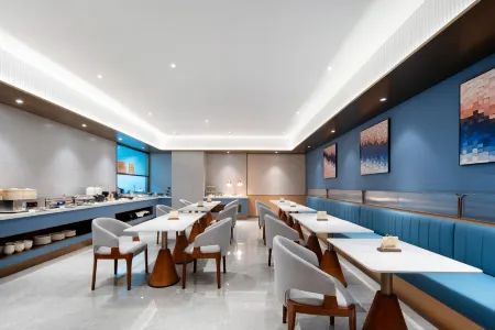 eLong Anyue Hotel (Bengbu South High-speed Railway Station) Отели рядом с достопримечательностью «Anhui Vocational College of Electronics and Information Technology»