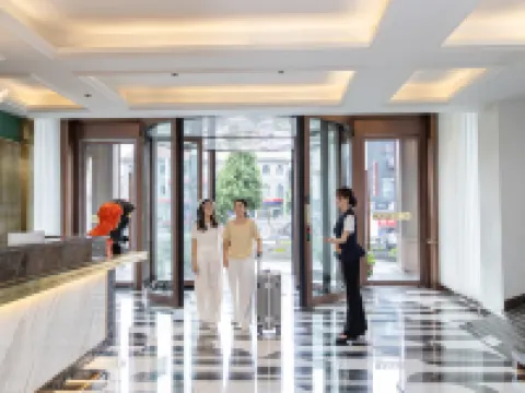 Lushan Yunlian Hotel (Guling Street Cableway Upper Platform) Hotels in Lushan City
