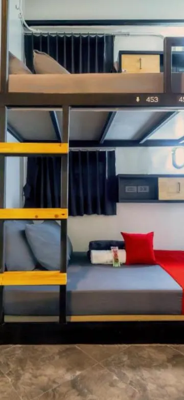 เตียงในห้องพักรวมชายหญิง