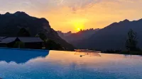 Trip.com Group Country Retreats (Zhang Jiajie Manson Joint Resort） - 인피니티 풀