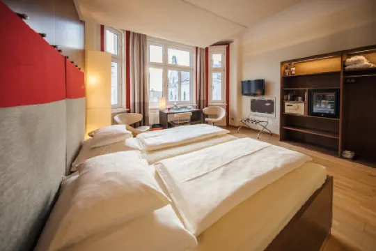 Hotel Rathaus - Wein & Design Отели рядом с достопримечательностью «Театр в Йозефштадте»