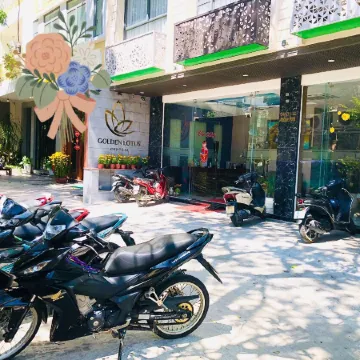 Golden Lotus Central Hotel