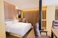 SEASON HOTEL