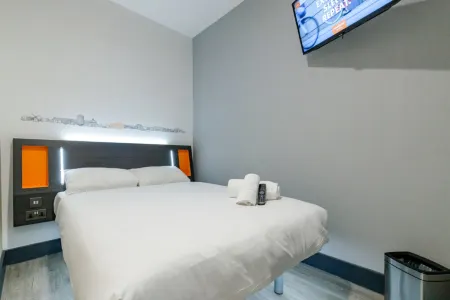 EasyHotel Milton Keynes