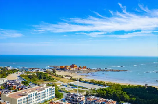 Sea View Homestay (Gold Coast Luojia Temple Branch)