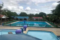 RedDoorz Near Gaisano Grand Cordova Hotels in Cordova