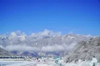 Qianshan Snow Designer Homestay, Maoxian - Mountain view
