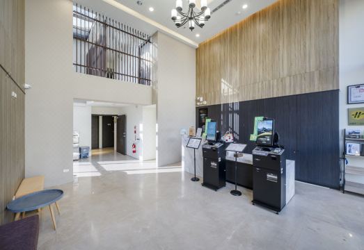 체크 인 익스프레스 객실