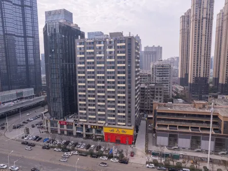Lavande Hotel (Wuhan Chuhe Hanjie Branch) Отели рядом с достопримечательностью «Library of Faculty of Information Sciences»