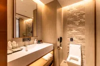 Lavande Hotel Wuhan Tianhe Airport Aviation Headquarters Subway Station Branch - Flughafentransfer