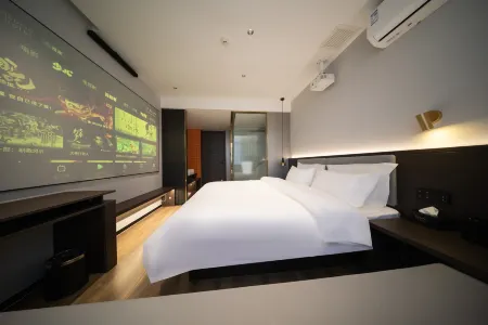 Grey Whale Intelligent Hotel