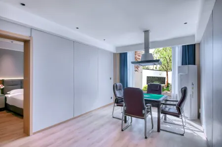 Chunqiu Huayuan Hotel Отели рядом с достопримечательностью «Jiangxi Polytechnic College (East Campus)»