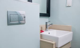 New Ambassador Hotel