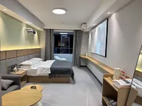 G Homestay (Xuchang Furonghu)