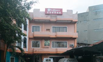 RedDoorz @ La Maria Pension And Tourist Inn
