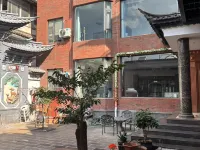 雲天海宿·villa鏡花水月丨270°落日拾光露台美宿(洱海小普陀店) 洱海附近的飯店