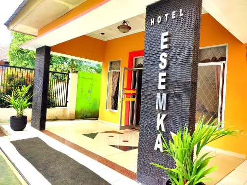 Esemka Hotel and Convention Kotabumi Hotels in Kali Balangan