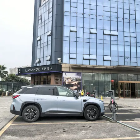 Lavande Hotel (Yibin University Town Convention and Exhibition Center)