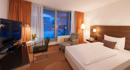 Sunday an der Kongresshalle Augsburg