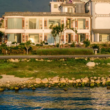 Dali Spirited Away Panoramic Sea View Guesthouse (Erhai Ecological Corridor San Sheng Island Branch)