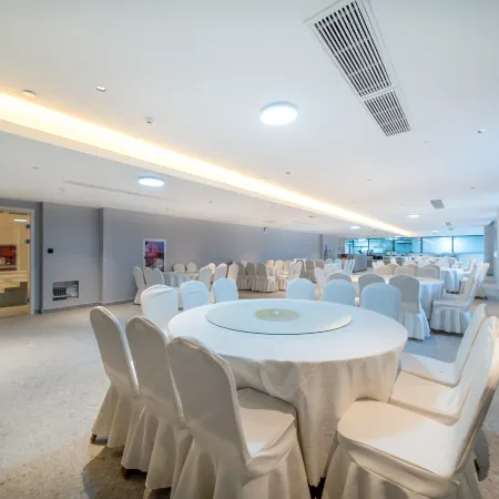 Liya Hotel (Urumqi Tianshan International Airport) Отели рядом с Аэропорт Урумчи