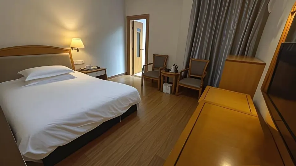 Quanzhou Baijia Hotel (ancient city food Street store)