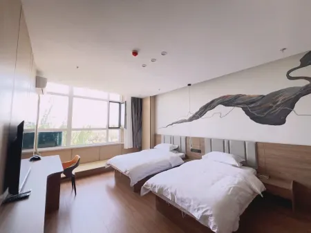 Mengsu Hotel (Ulanqab High-Speed Railway Station) Отели рядом с достопримечательностью «Ulanqab Night · Ice and Snow Carnival»