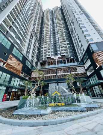 The Emerald Golf View Apartment Отели в г. Thuận An